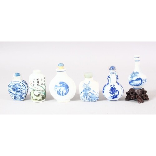 A MIXED LOT OF 6 CHINESE BLUE & WHITE PORCELAIN SNUFF BOTTLE...