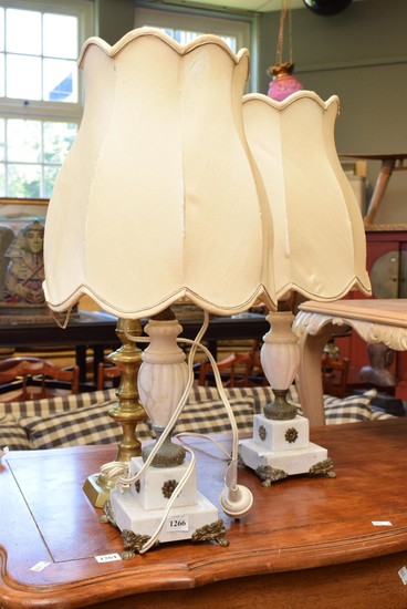 A PAIR OF CLASSICAL STYLE TABLE LAMPS