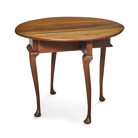 A Queen Anne Mahogany Drop Leaf Table