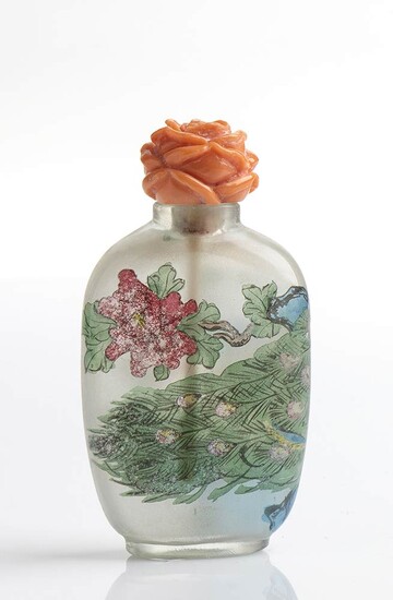 A painted glass snuff bottle with with Momo or...
