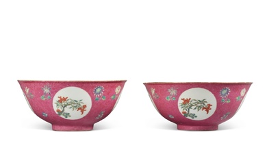 A pair of ruby-ground famille-rose sgraffiato 'medallion' bowls, Republic period | 民國 胭脂紅地軋道粉彩開光花卉圖盌一對