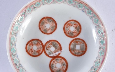 AN EARLY 20TH CENTURY CHINESE FAMILLE ROSE PORCELAIN SAUCER ...