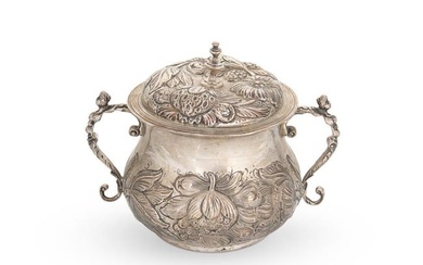 An Edward VII silver porringer and cover