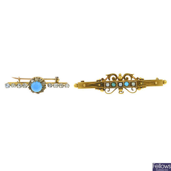 An Edwardian 15ct gold split pearl and turquoise bar brooch and a paste cluster brooch.