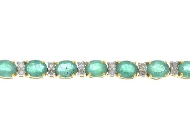 An emerald bracelet with single-cut diamond double