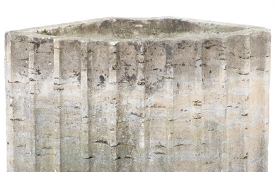 SOLD. Architecte Holger Blytman: A garden urn of concrete. Made for a funkis villa in Gentofte, north of Copenhagen. C. 1935. H. 60 cm. W. 90 cm. D. 57 cm. – Bruun Rasmussen Auctioneers of Fine Art