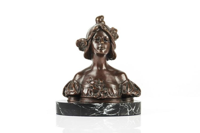 BRONZE BUST OF A LADY