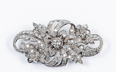 Beautiful vintage pin-brooch, with a floral design, in a...