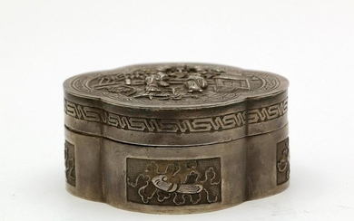 CHINESE STERLING SILVER COVER BOX, QING DYNASTY
