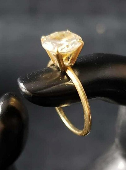 Diamond Like Rhinestone Ring with 14k Gold Band