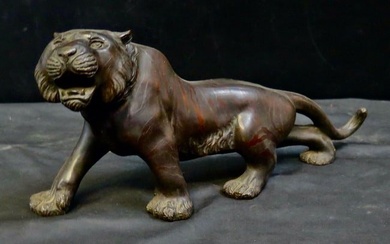 Early 20th Century Japanese Bronze Tiger