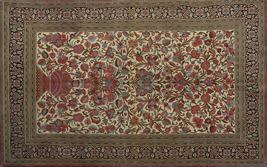 Elegant Ispahan Persian carpet, in wool and silk, with decoration of vase with flowers on beige field and black border. Measurements: 215x135 cm. Exit: 550uros. (91.512 Ptas.)