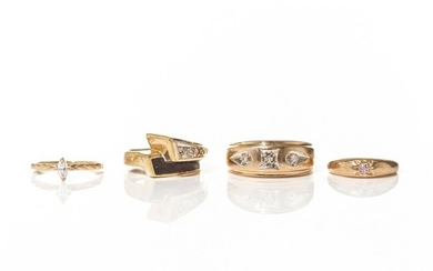 FOUR VINTAGE YELLOW GOLD RINGS, 12g