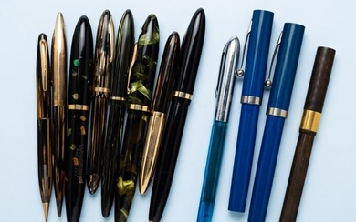 GROUP OF SHEAFFER PENS AND PENCILS.