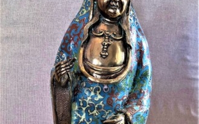 Guanyin en bronze cloisonné, elle est représentée debout. Japon, XXe Haut : 43 cm