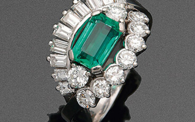 Ultra-fine emerald diamond ring