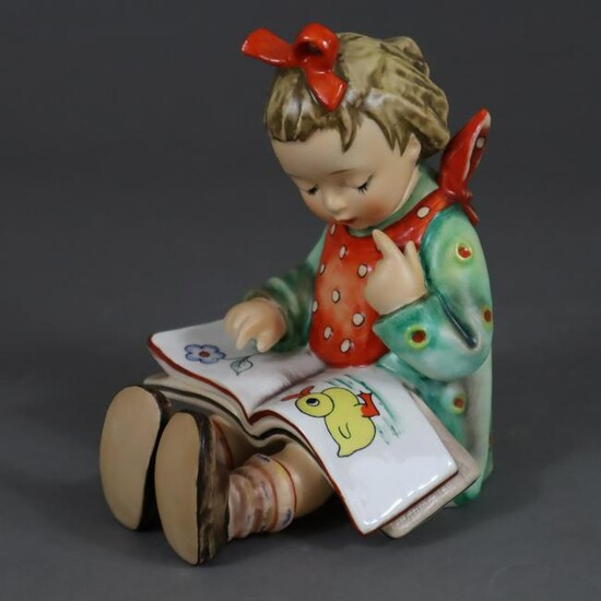 Hummel-Figur "Der Bookswurm - Mädchen" - Goebel