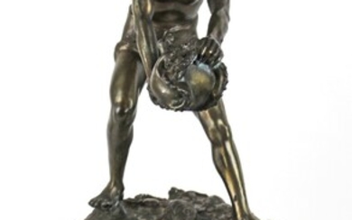 Il pescatore, scultura in metallo, altezza cm. 43, base in marmo, XX secolo.