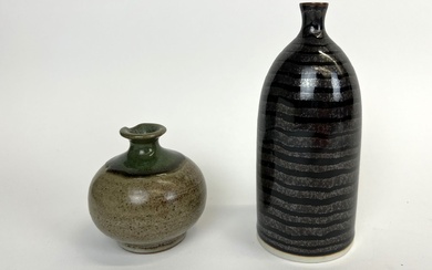 JAPON Bouteille à saké en porcelaine à décor... - Lot 132 - Art Valorem