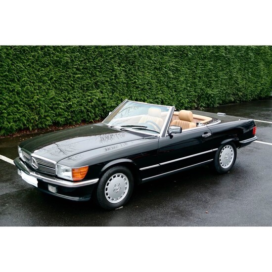 MERCEDES-BENZ 560 SL (R 107) CABRIOLET HARD-TOP USA - 1988. La plus Américaine des Mercedes...