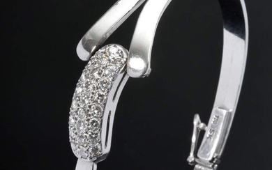 Modern white gold 750 hinged bangle with pavée set diamonds (total approx. 1ct/VSI-SI/W), 19,5g, 6,1x4,6cm