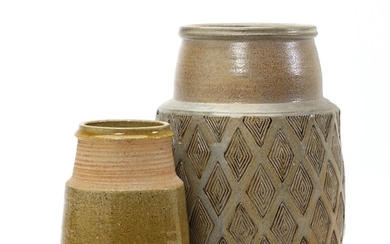 Niels Kähler: Two stoneware vases. H. resp. 26 and 16.8 cm. (2)