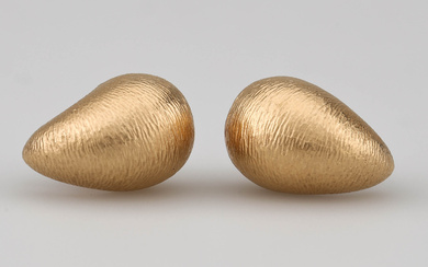 OLE LYNGGAARD. Earrings, 1 pair, 18K gold, creole model.