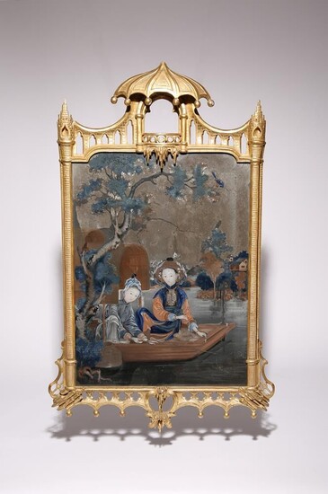 PEINTURE EN VITRINE CHINOISE 18e SIÈCLE Le panneau rectangulaire peint avec deux dames assises au...