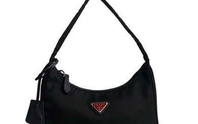 PRADA Prada Re Edition 2000 Triangular Metal Fittings Nylon Saffiano Leather Handbag Black 82957
