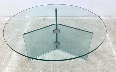 Pace Glass Coffee Cocktail Table. Thick round glass on
