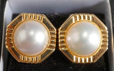 Pair of 14-Karat Yellow-Gold and Mabe Pearl Clip Back Earrings, 4.2 gross dwt, L: 3/4 in