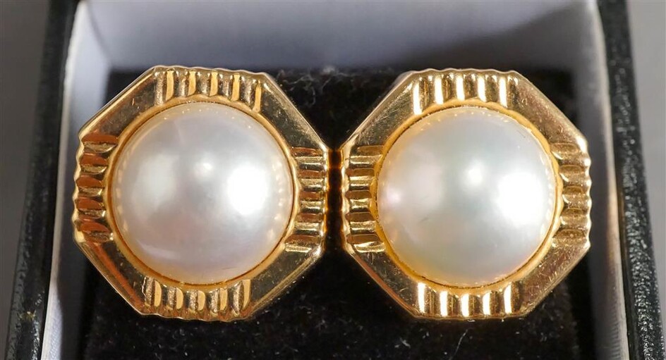 Pair of 14-Karat Yellow-Gold and Mabe Pearl Clip Back Earrings, 4.2 gross dwt, L: 3/4 in