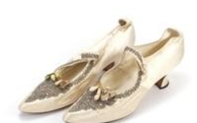 Pair of Victorian silk embroidered shoes, size 5 1/2