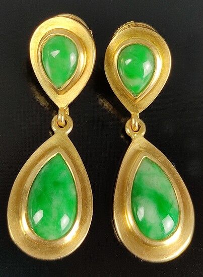 Pair of earrings, each with two jadeite drops as hanging elements, 750/18K yellow gold, 8.8g, lengt