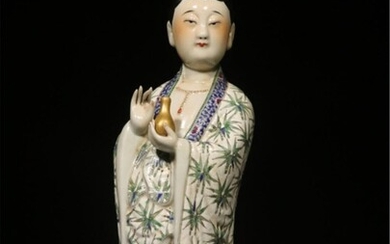 REPUBLICAN CHINESE FAMILLE ROSE STANDING FIGURINE