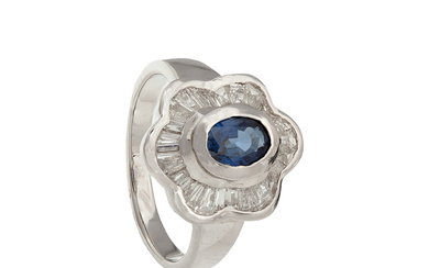 Ring in white gold, sapphire and diamonds.