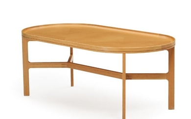 SOLD. Rud Thygesen, Johnny Sørensen: "Kongeserien". An oak coffee table. Manufactured by Botium. H. 54. L. 139. W. 70 cm. – Bruun Rasmussen Auctioneers of Fine Art
