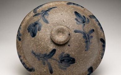 SCARCE AND FINE DECORATED DOMED STONEWARE CAKE CROCK LID ATTRIBUTED TO A.L. HYSSONG (BLOOMSBURG