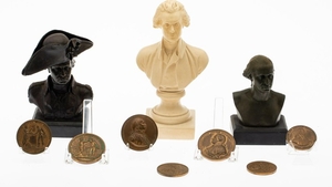 Three Reproduction Busts of George Washington & Group of Seven Commemorative American Medals EE7RDR