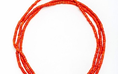 Three-way blood coral necklace, on 18 crt. gold...