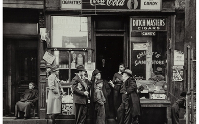 Walter Rosenblum (1919-2000), Chick's Candy Store, Pitt Street, New York (1938)