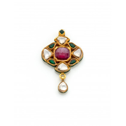 Yellow gold pendant with a central ruby surrounded by flat diamonds and emeralds, the back finished with enamels, g 9.09...