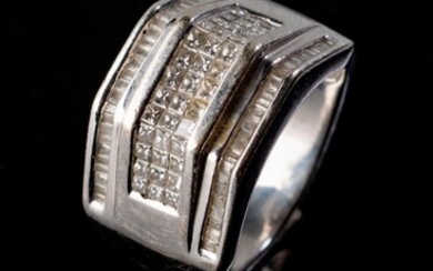 14K Gold and Diamond Men's Ring.