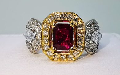 18 kt. Bicolour - Ring - 0.75 ct Ruby - Diamonds