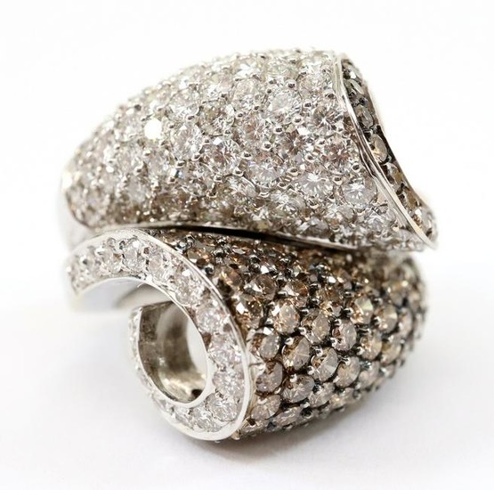18 kt Gold & Diamond Fashion Ring