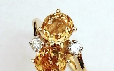 18 kt. Yellow gold - Ring - 5.60 ct Topaz - Diamonds, ct 0.24