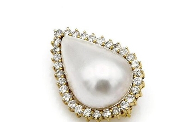 18K Yellow Gold Mabe Pearl and Diamond Brooch