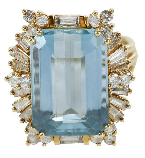 18kt. Aquamarine and Diamond Ring