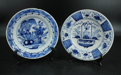 2 Chinese Blue and White Export Porcelain Plates