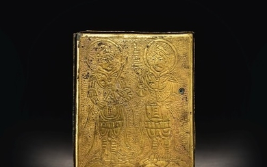 A VERY RARE GILT-METAL 'GUARDIAN KINGS' BOX AND COVER TANG / LIAO DYNASTY